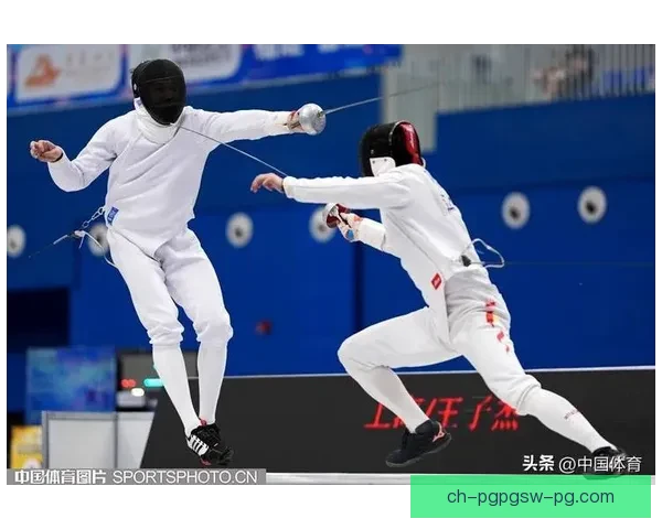 击剑冠军：绽放运动精神，征服剑坛荣耀